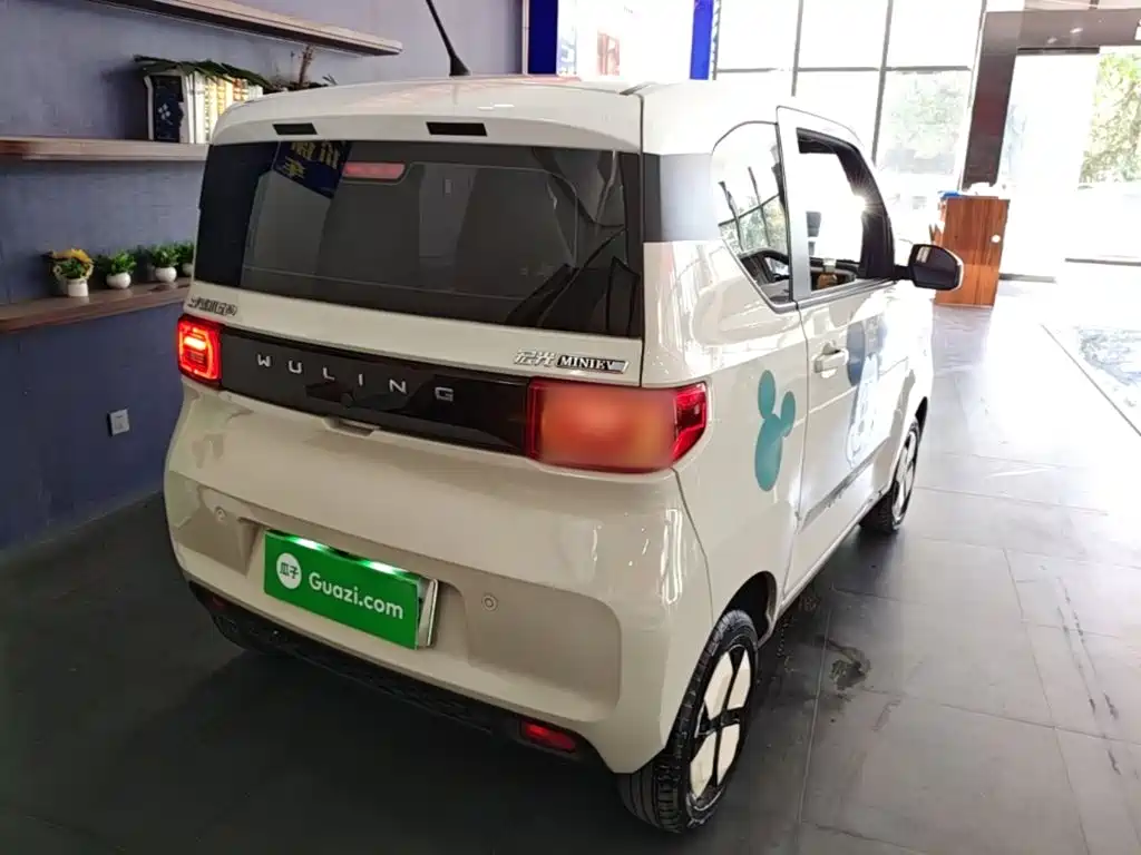 Wuling MINIEV — миниатюра 7