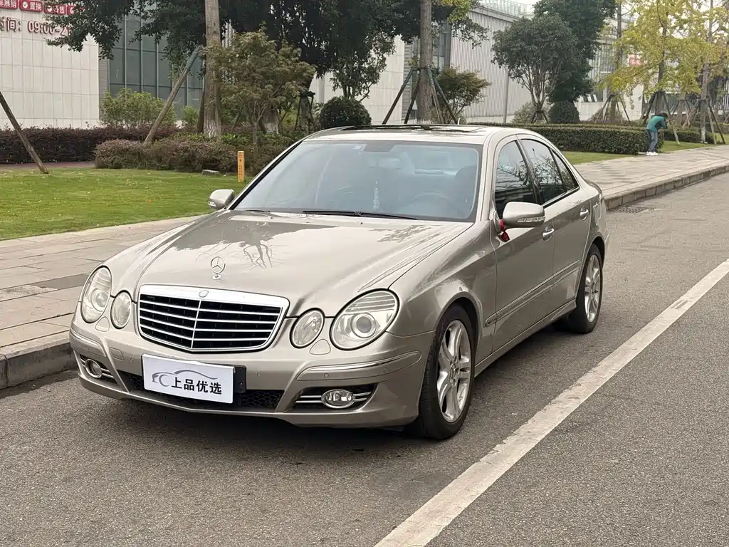 Mercedes-Benz E-Class — миниатюра 2