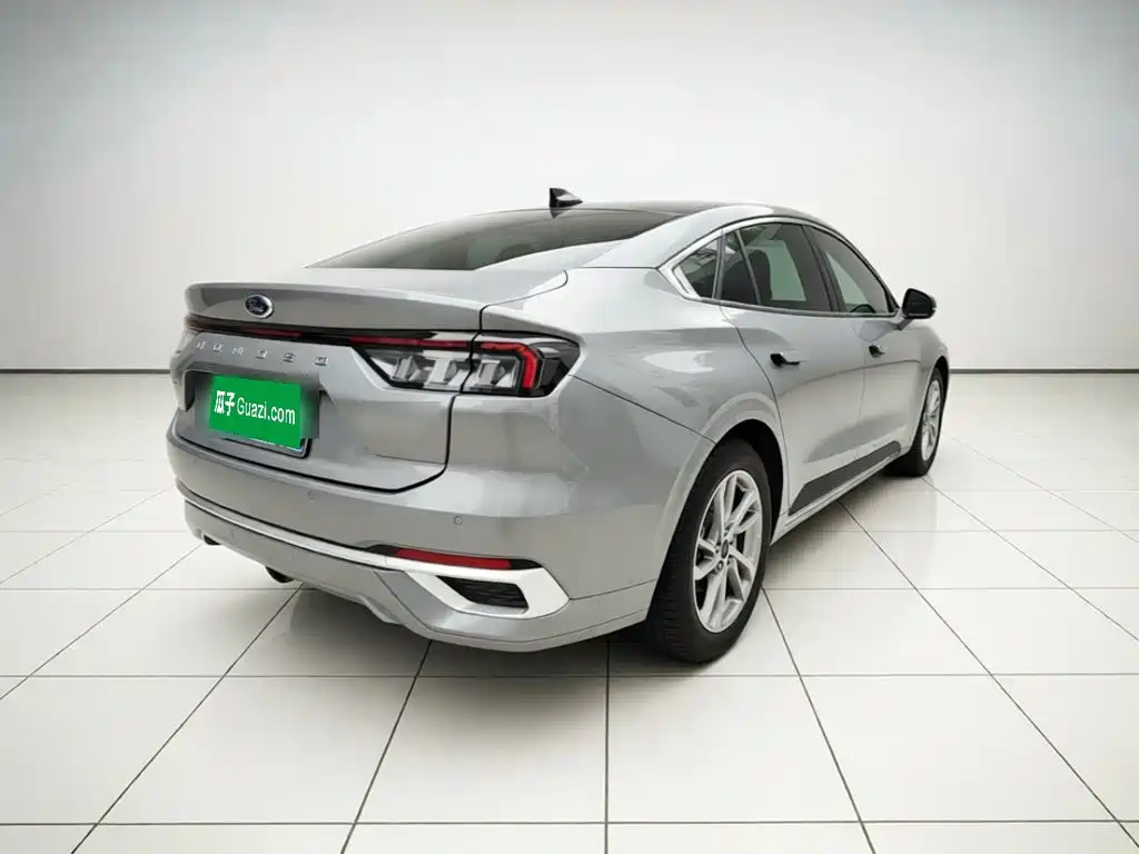 Ford Mondeo — миниатюра 6