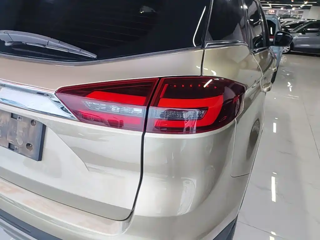 Geely Boyue — миниатюра 8