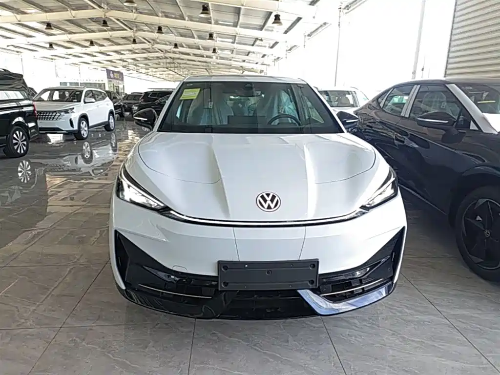 Volkswagen 06 2025 Pure