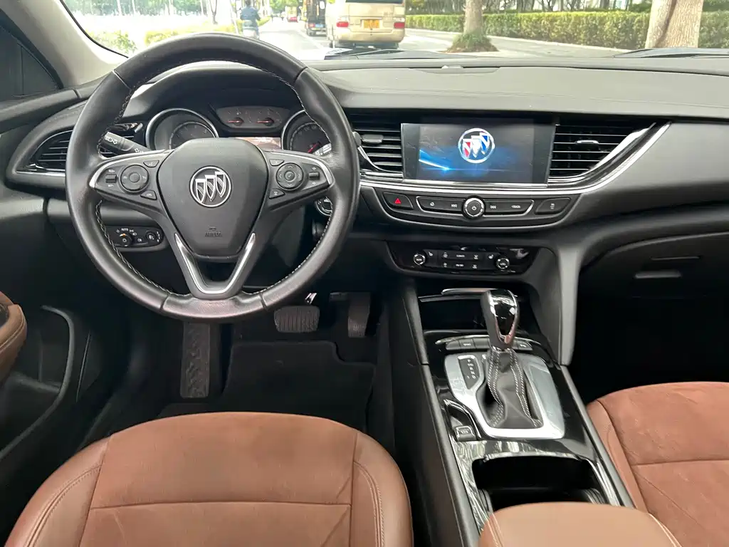 Buick Regal — миниатюра 11