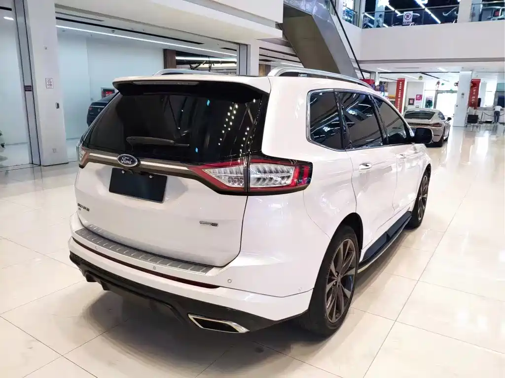 Ford Edge — миниатюра 8