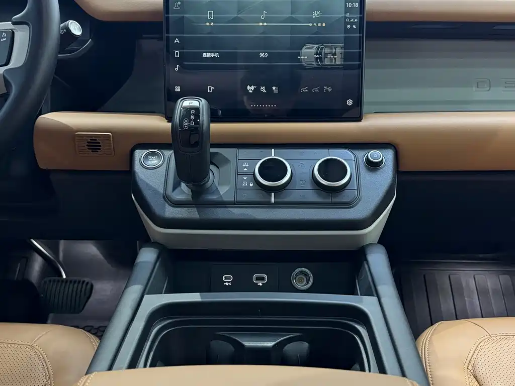Land Rover Defender — миниатюра 17