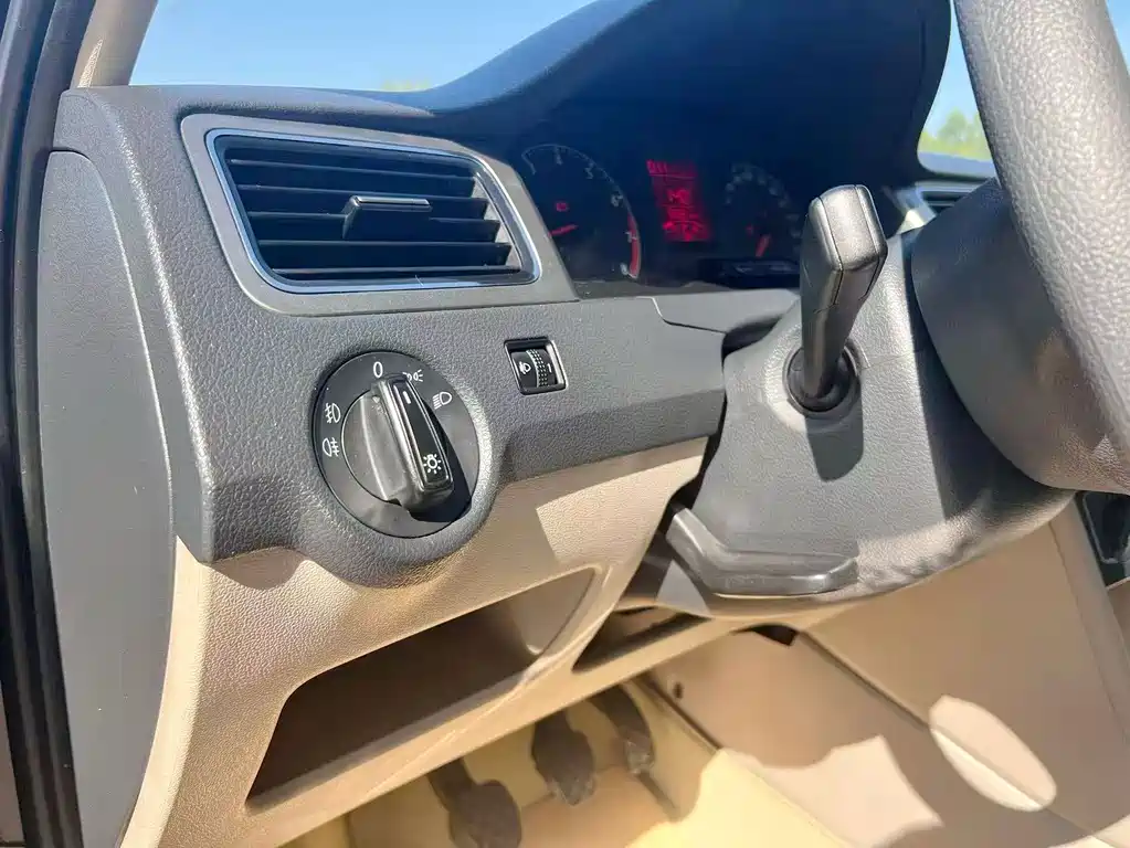 Volkswagen Santana — миниатюра 10