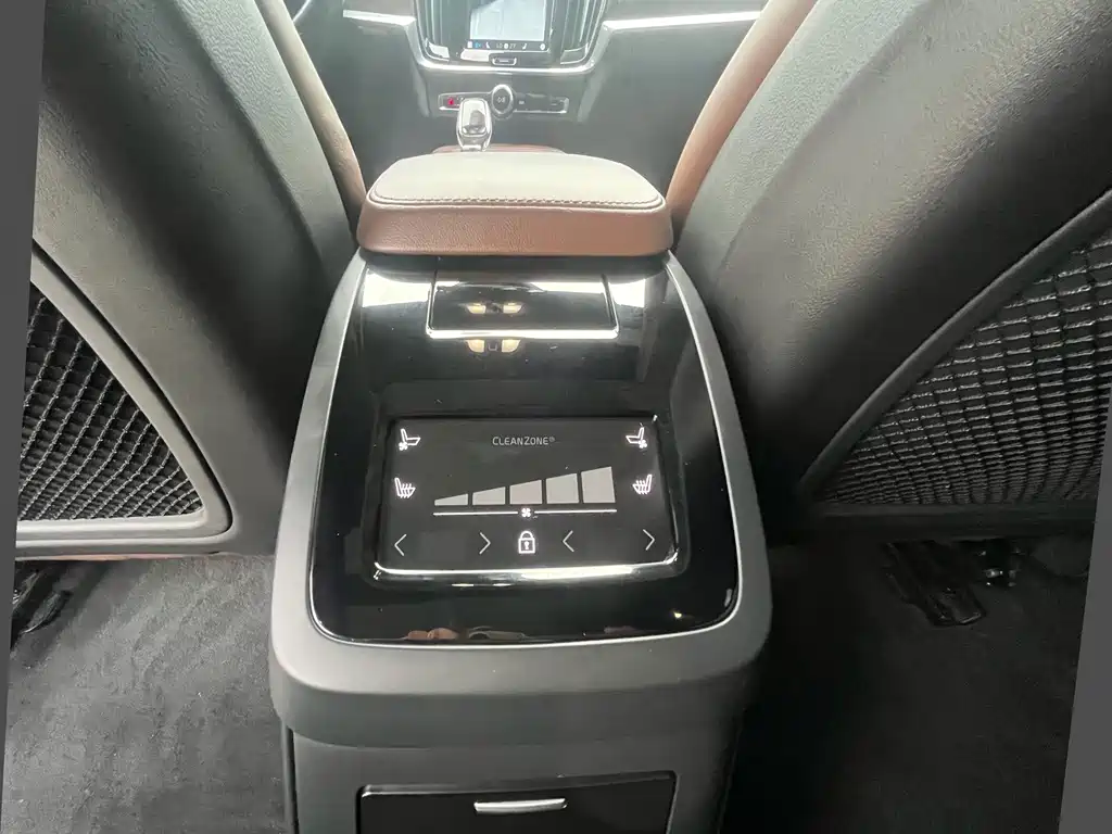 Volvo S90 PHEV — миниатюра 14