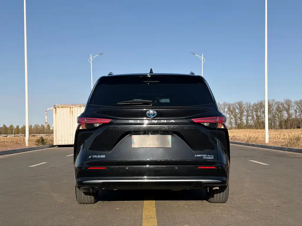 Toyota Sienna — миниатюра 5