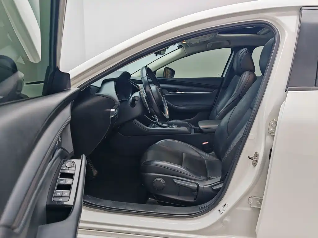 Mazda 3 Axela — миниатюра 14