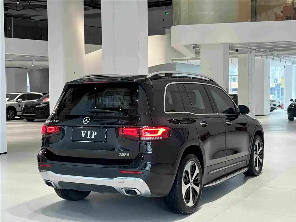 Mercedes-Benz GLB — миниатюра 7
