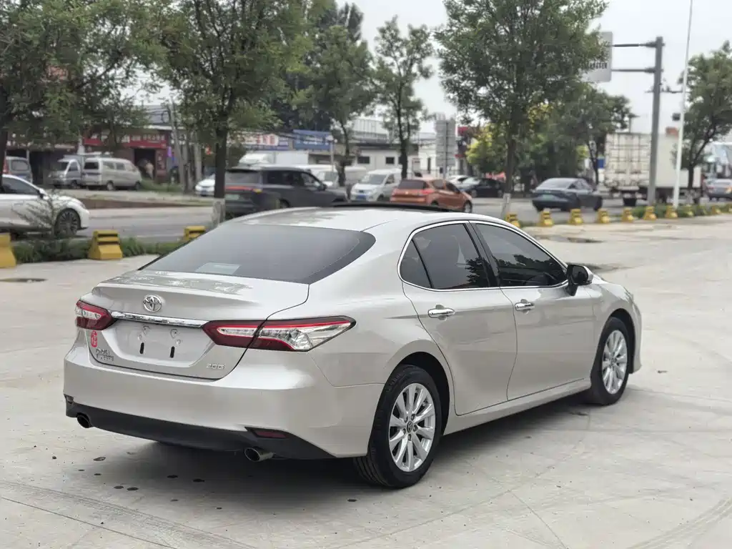 Toyota Camry 2018 2.0G Luxury