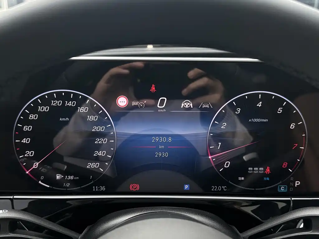 Mercedes-Benz E-Class — миниатюра 12