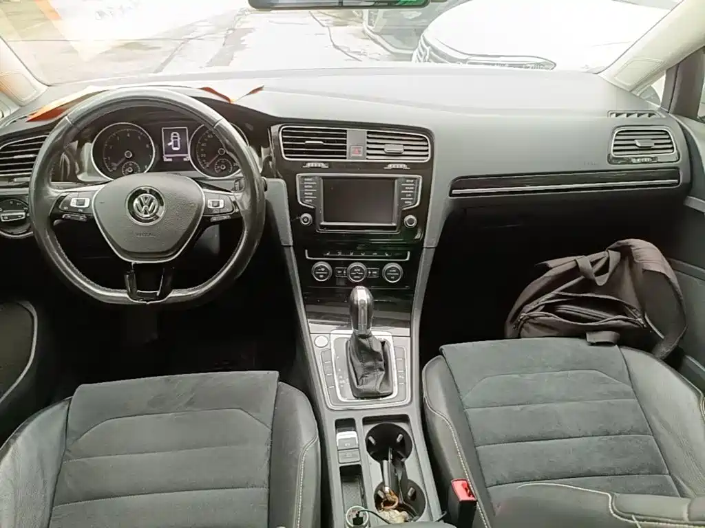 Volkswagen Golf — миниатюра 10