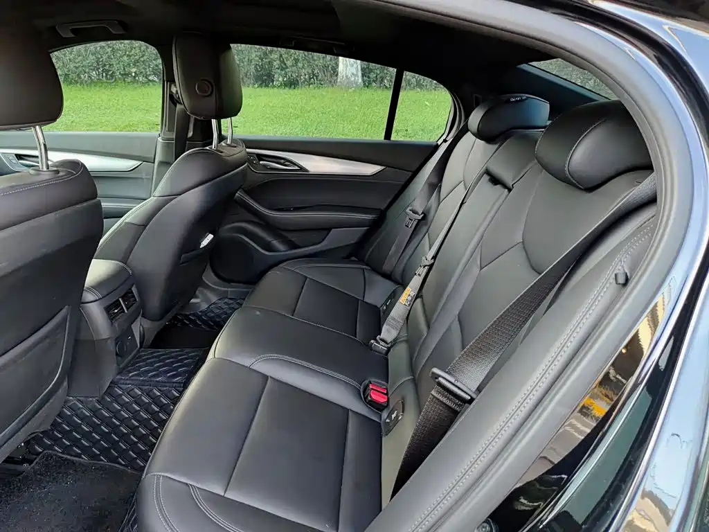 Cadillac CT5 — миниатюра 8