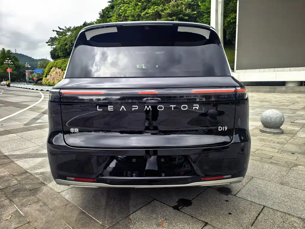 Leapmotor Leapmotor D19 — миниатюра 6