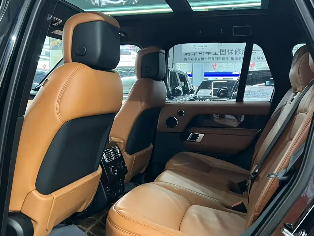 Land Rover Range Rover — миниатюра 5