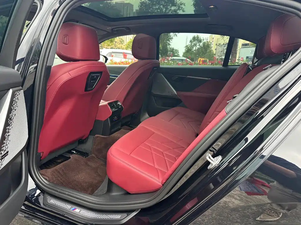 BMW 5 Series — миниатюра 6