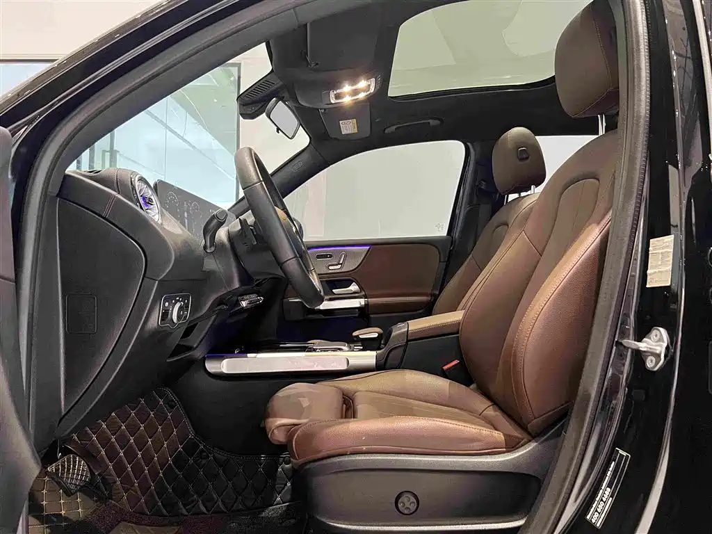 Mercedes-Benz GLB — миниатюра 4