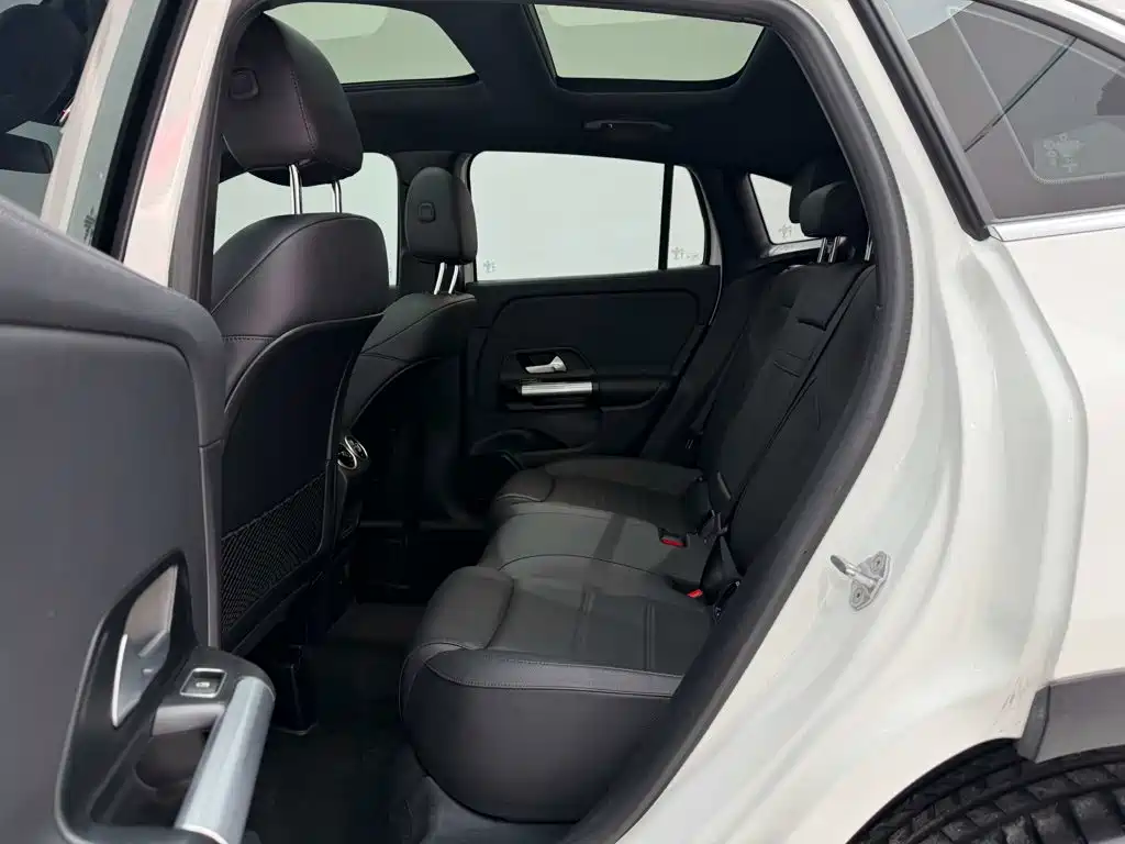 Mercedes-Benz GLA — миниатюра 19