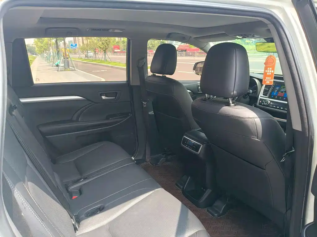 Toyota Highlander — миниатюра 8