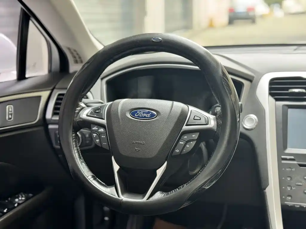 Ford Mondeo — миниатюра 5