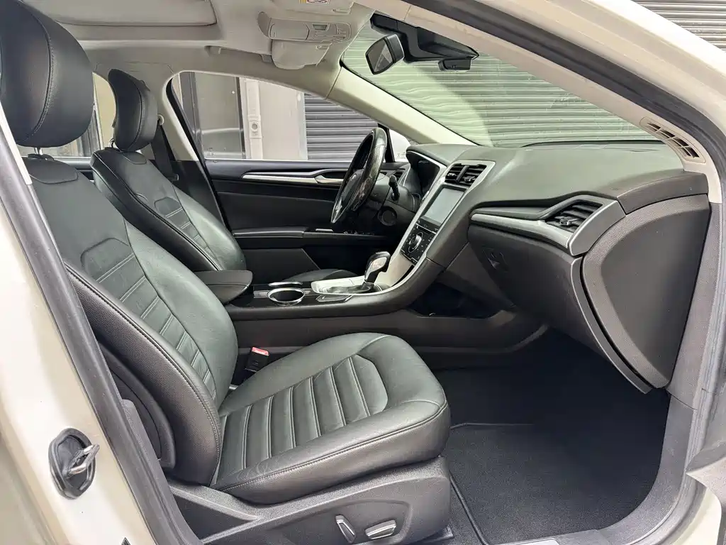 Ford Mondeo — миниатюра 10
