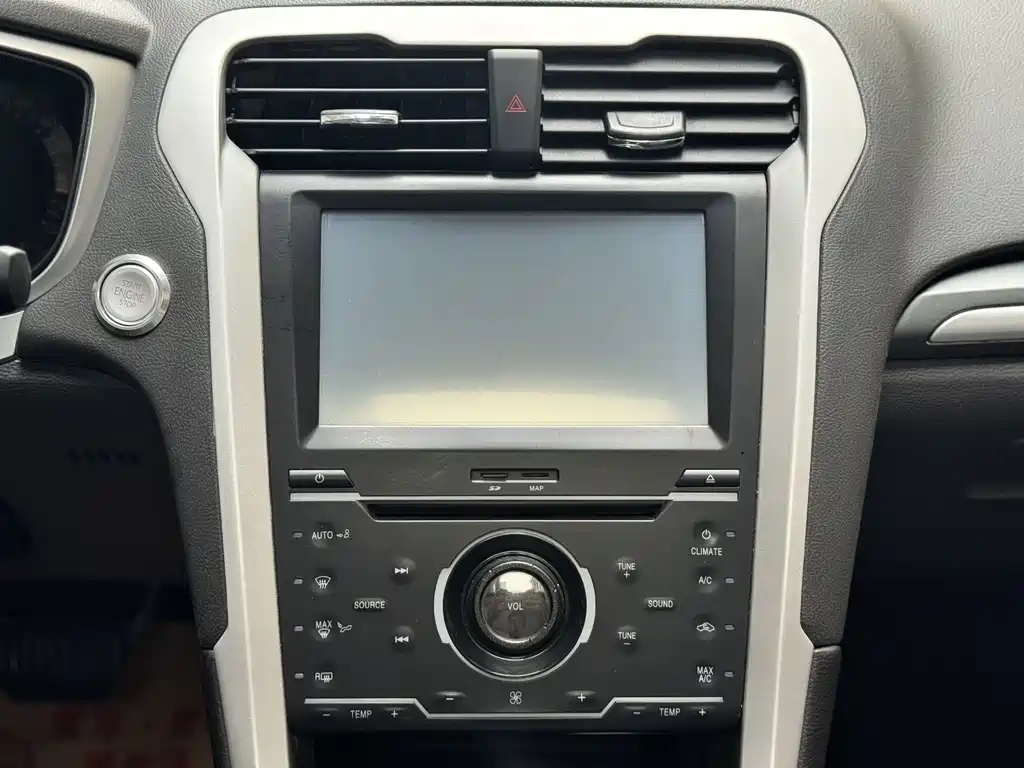Ford Mondeo — миниатюра 8
