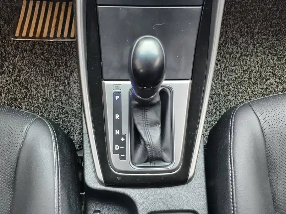 Hyundai Elantra Langdong — миниатюра 16