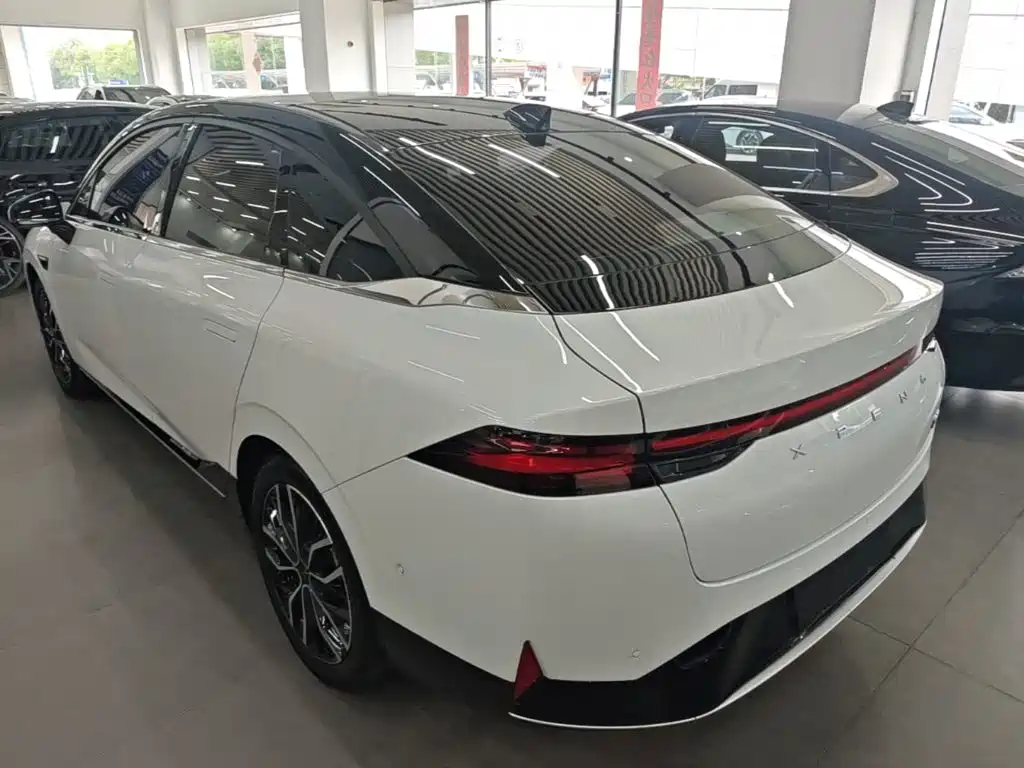 XPeng P5 — миниатюра 5