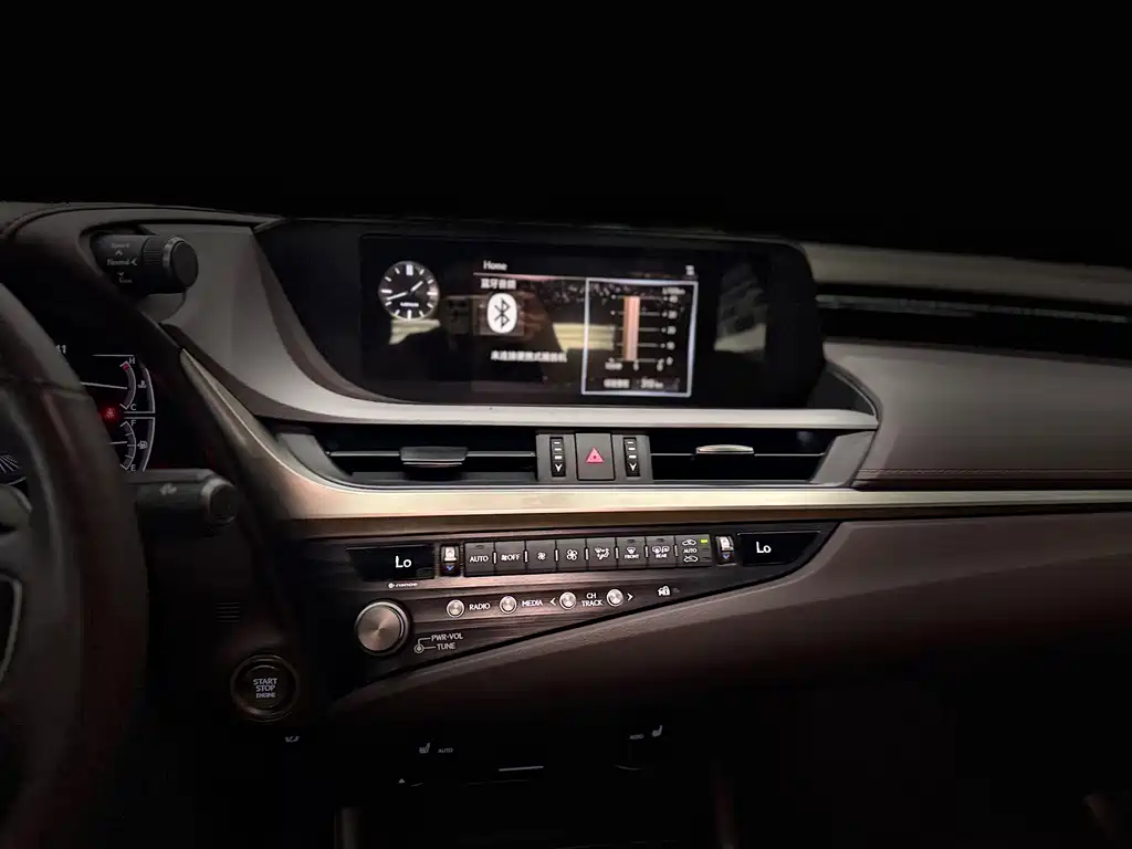 Lexus ES — миниатюра 8