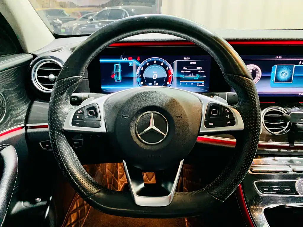 MERCEDES-BENZ E CLASS