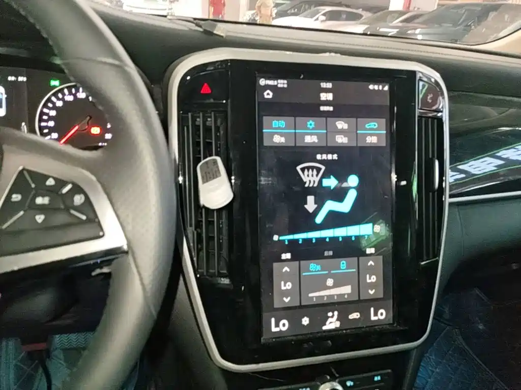 BYD MAX — миниатюра 13