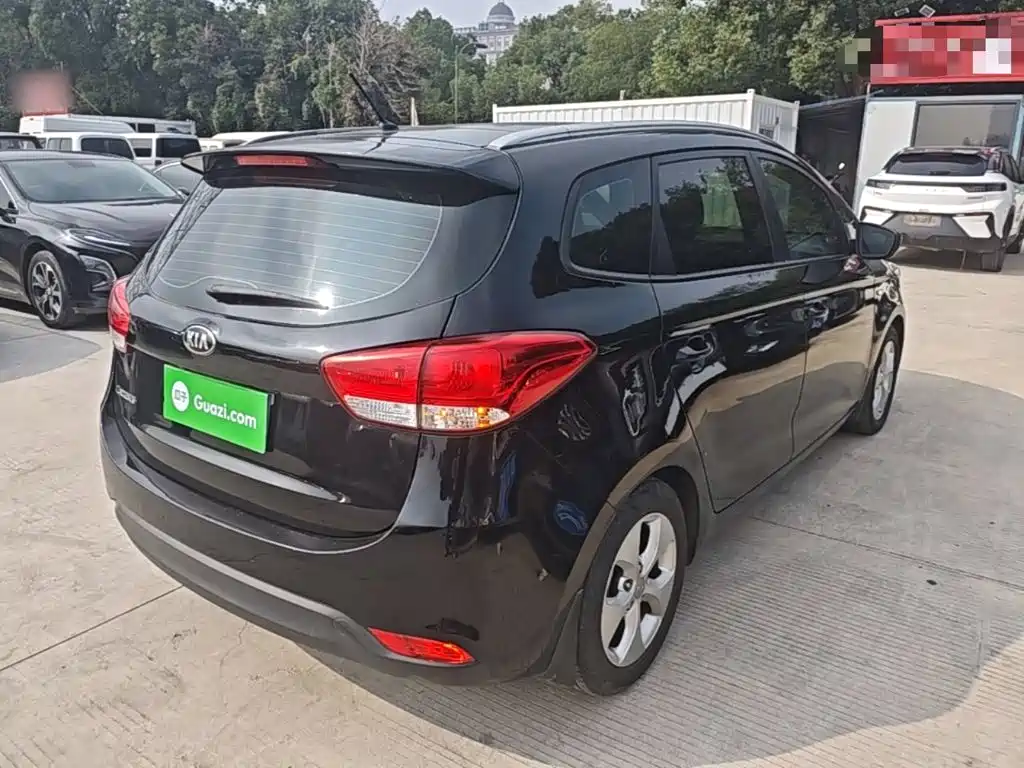 Kia Carens — миниатюра 7