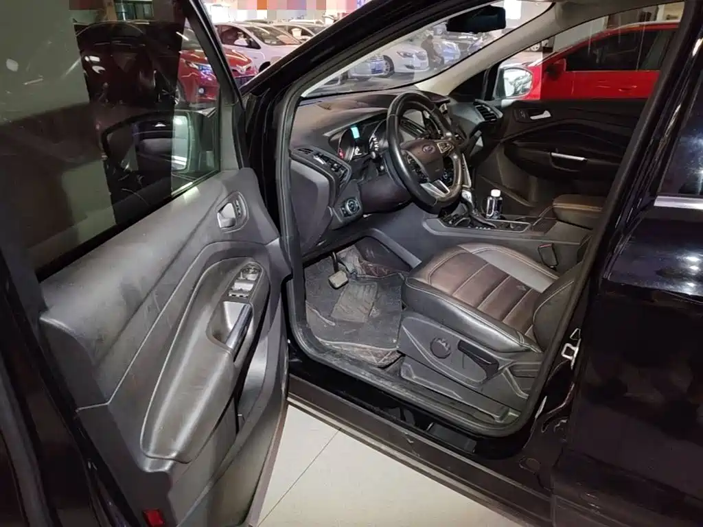 Ford Kuga — миниатюра 16