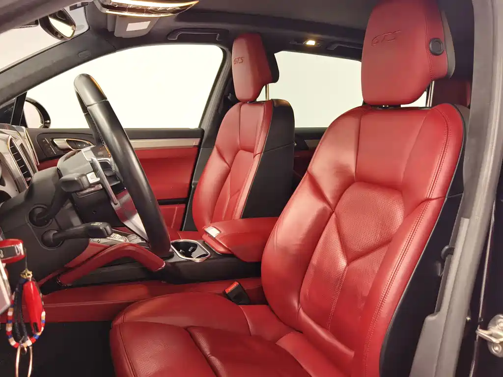 Porsche Cayenne — миниатюра 13