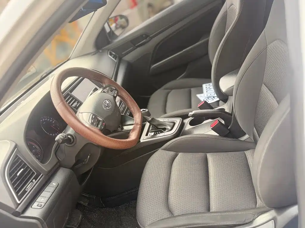 Hyundai Elantra — миниатюра 7