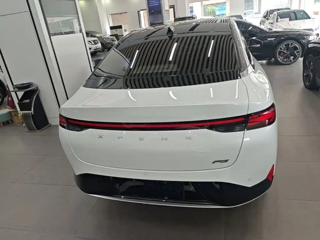 XPeng P5 — миниатюра 6