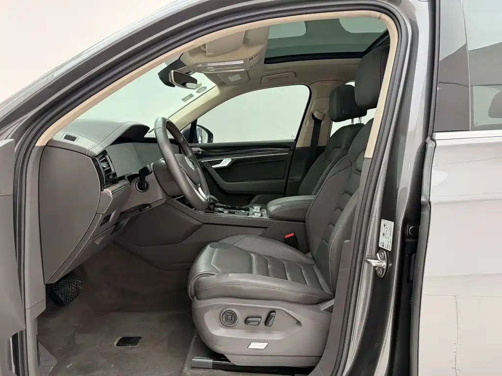 Volkswagen Touareg — миниатюра 17