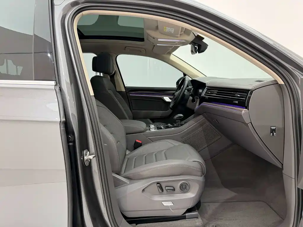Volkswagen Touareg — миниатюра 18
