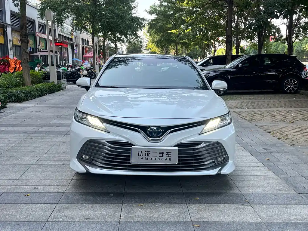 Toyota Camry — миниатюра 2