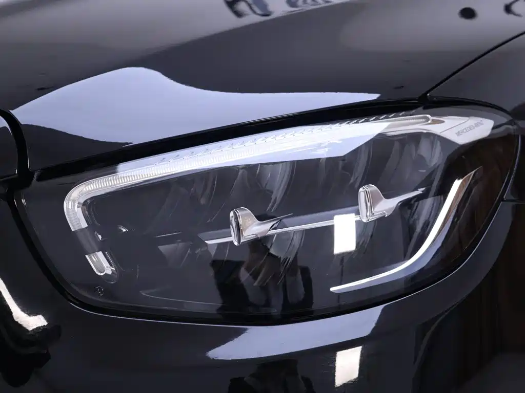 Mercedes-Benz E-Class — миниатюра 4
