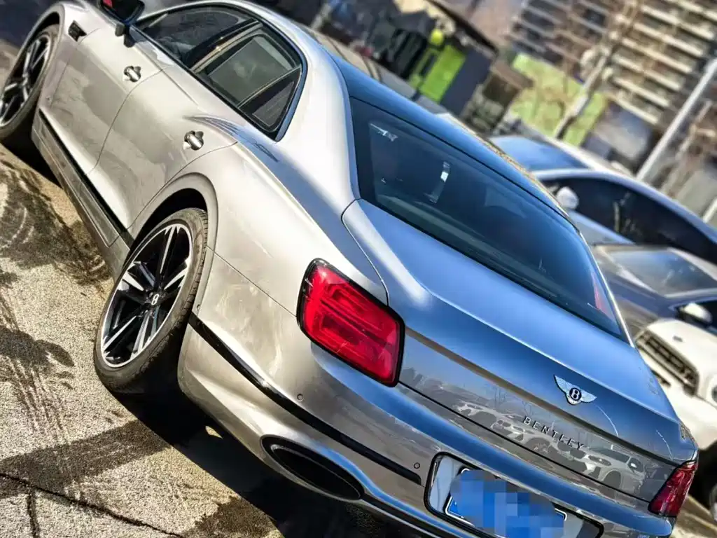 Bentley Flying Spur — миниатюра 2