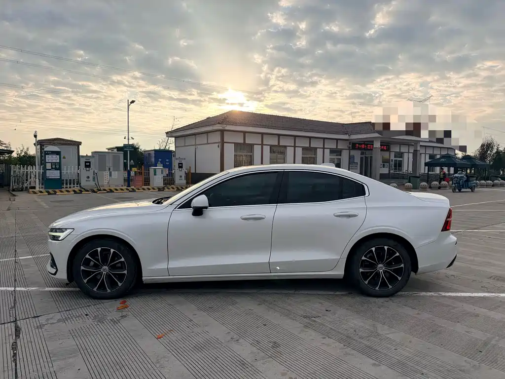 Volvo S60 — миниатюра 3