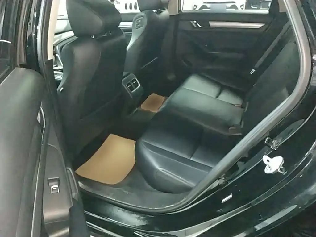 Honda Accord — миниатюра 17