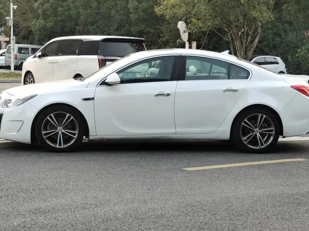 Buick Regal — миниатюра 6