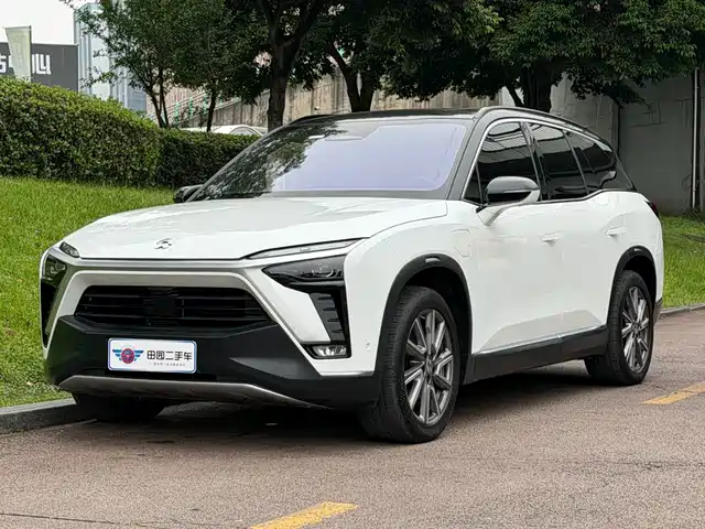 NIO ES8