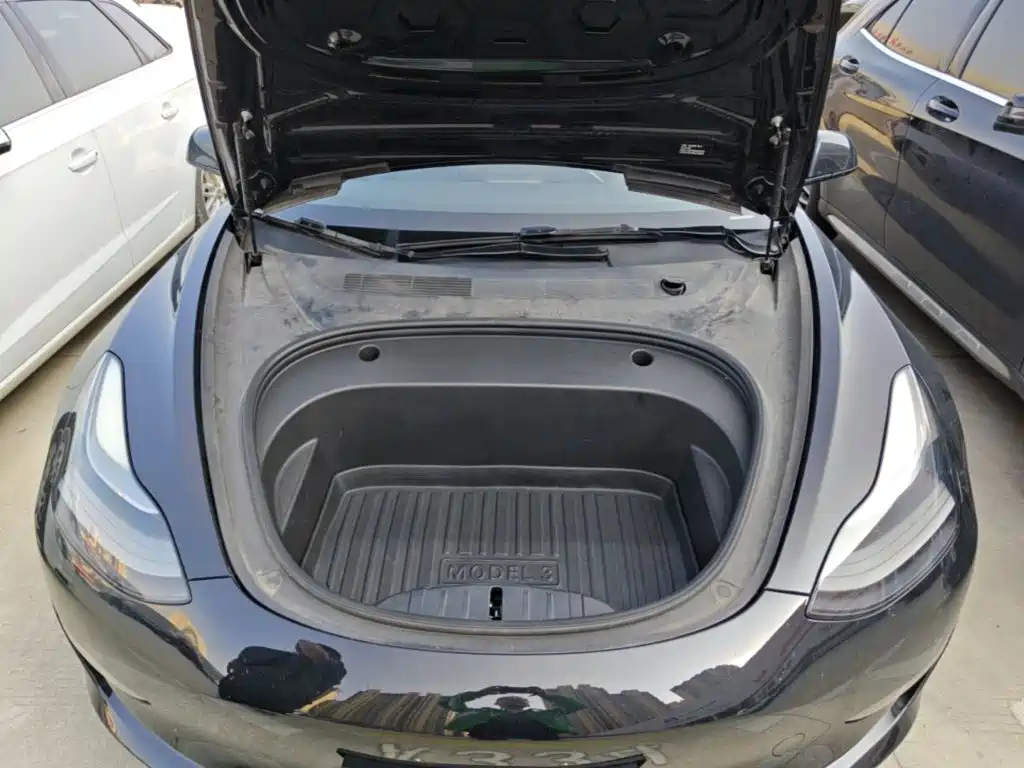 Tesla Model 3 — миниатюра 20