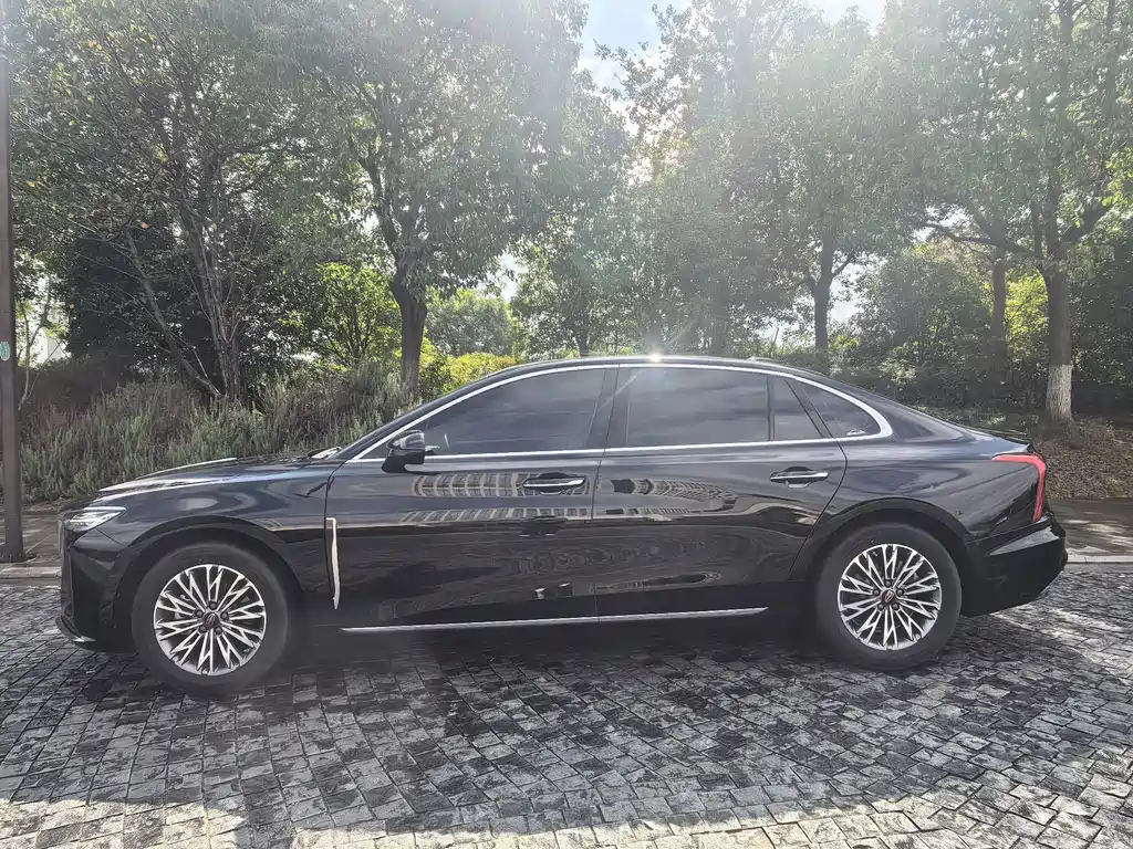 Hongqi Hongqi H5 — миниатюра 3