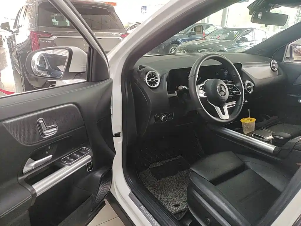 Mercedes-Benz GLA — миниатюра 16