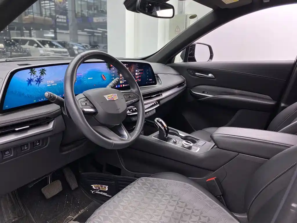 Cadillac XT4 — миниатюра 12