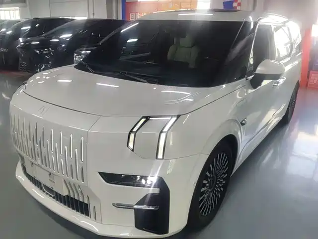 2023 Zeekr 009